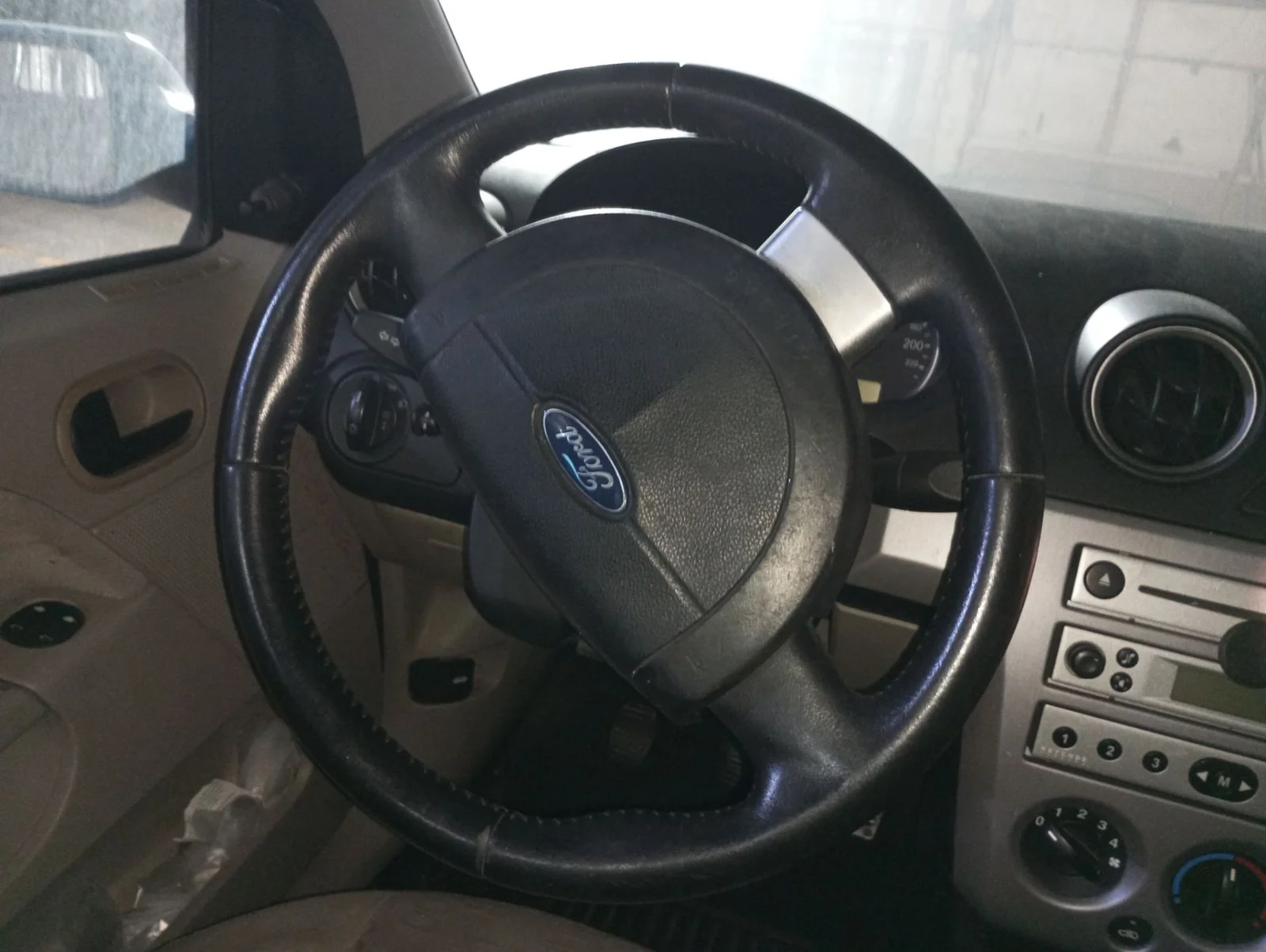 Foto de VOLANTE FORD FIESTA (CBK) 1.4 16V CAT (80 CV / 59 KW) referencia 1232942