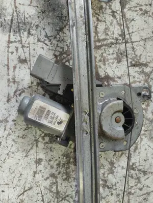 Foto de ELEVALUNAS DELANTERO IZQUIERDO CITROEN C3 1.4 HDi (68 CV / 50 KW) referencia 400619F foto 4
