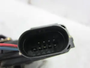 Foto de CERRADURA PUERTA DELANTERA IZQUIERDA AUDI A6 BERLINA (4B2) 2.5 V6 24V TDI (150 CV / 110 KW) referencia 4B0839015B foto 3