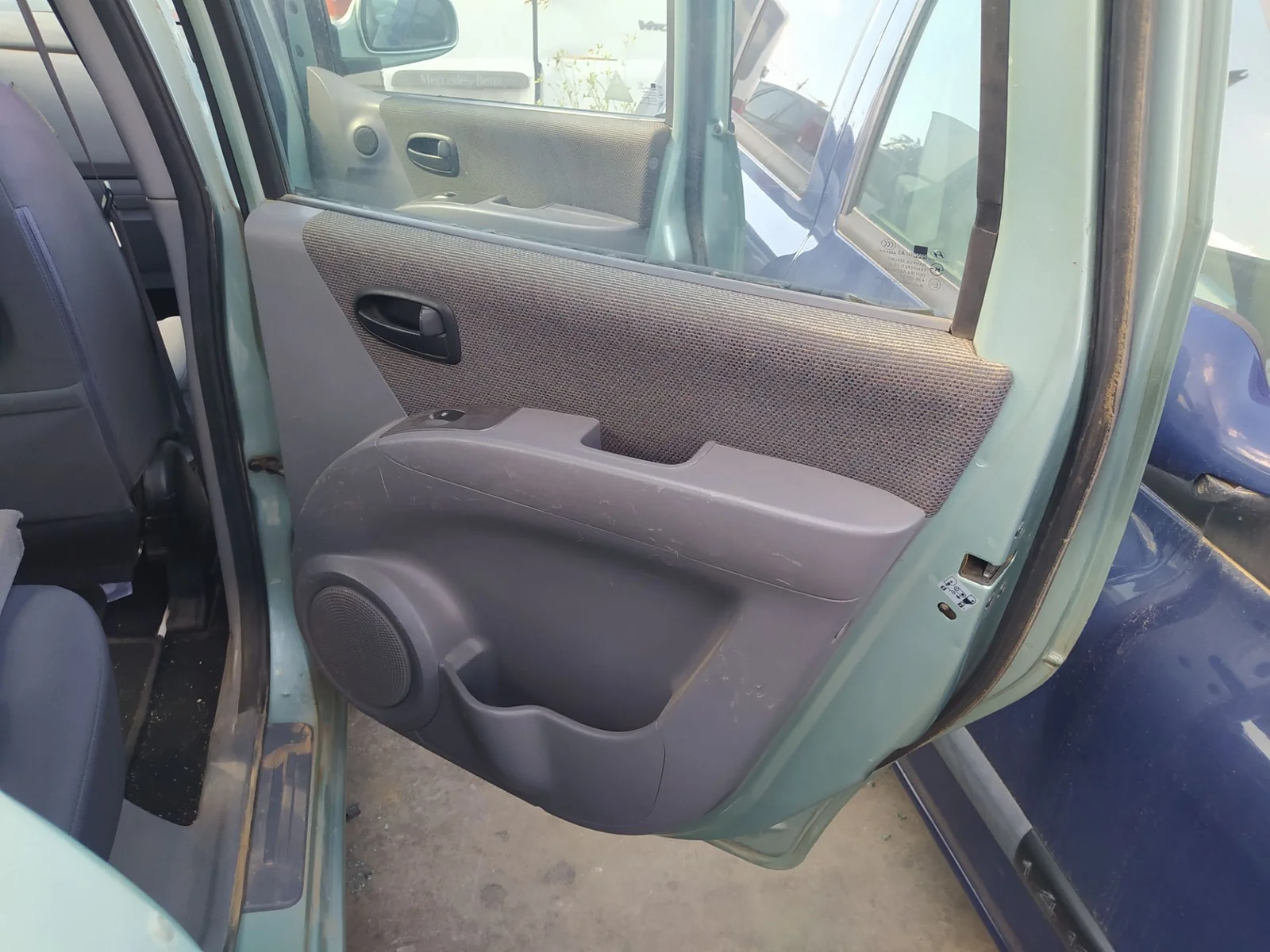 Foto de GUARNECIDO PUERTA TRASERA DERECHA HYUNDAI MATRIX (FC) 1.5 CRDi CAT (102 CV / 75 KW) referencia 83302-17011F5