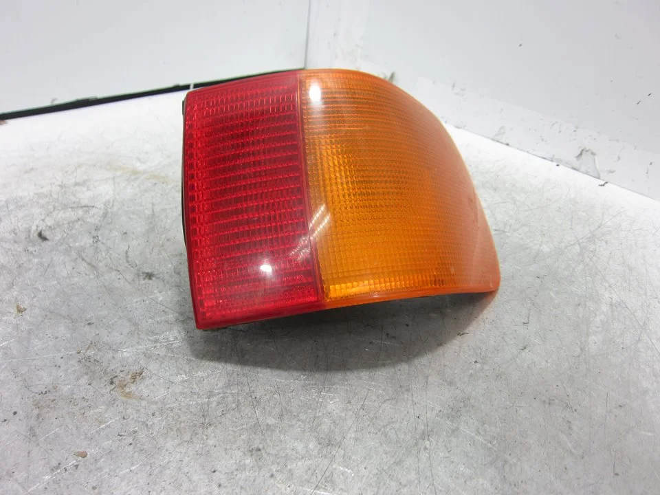 Foto de PILOTO TRASERO DERECHO AUDI 100 AVANT (C4) 2.3 (133 CV / 98 KW) referencia 138008