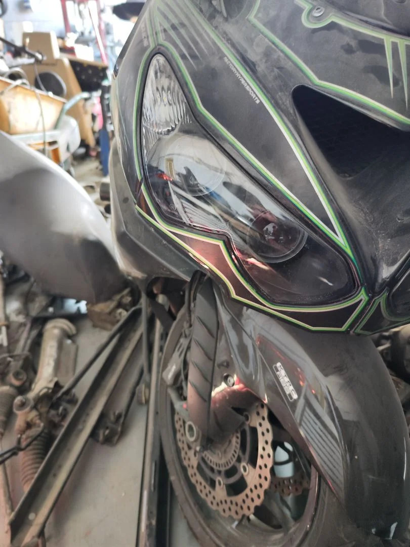 Foto de FARO DELANTERO KAWASAKI ZZR 1400 1441 cm3 - 147.2 kW (0 CV / 0 KW)