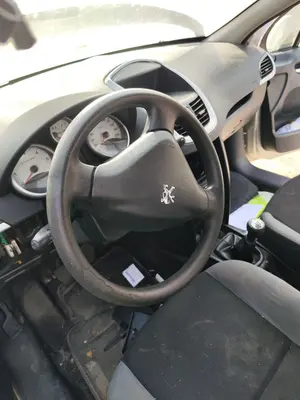 Foto de VOLANTE PEUGEOT 207 1.4 HDi (68 CV / 50 KW) referencia 4109LL