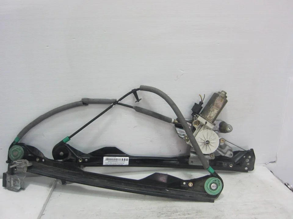 Foto de ELEVALUNAS DELANTERO DERECHO FORD FOCUS BERLINA (CAK) 1.8 TDCi Turbodiesel CAT (116 CV / 85 KW) referencia XS4123200