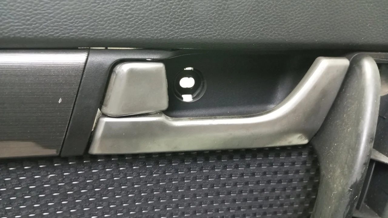 Foto de MANETA INTERIOR TRASERA IZQUIERDA CHEVROLET CAPTIVA 2.0 Diesel CAT (150 CV / 110 KW) referencia 95919450