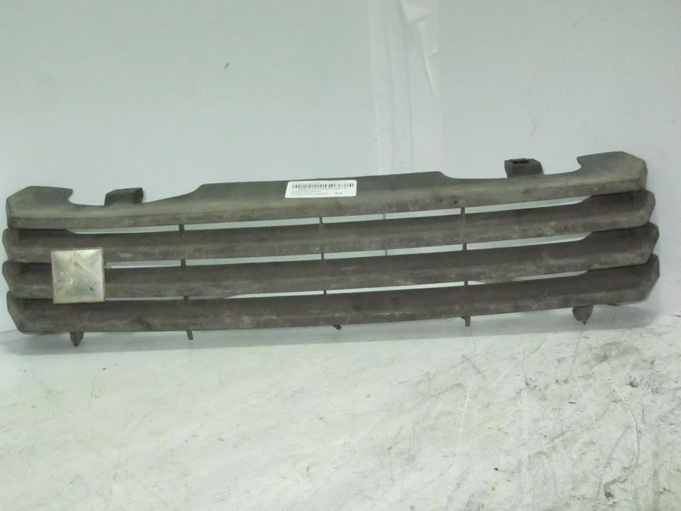 Foto de REJILLA DELANTERA CITROEN C 15 referencia 9602509180