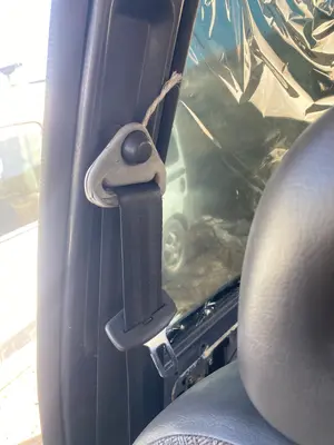 Foto de CINTURON SEGURIDAD DELANTERO DERECHO NISSAN SERENA (C23M) 2.3 Diesel (75 CV / 55 KW)
