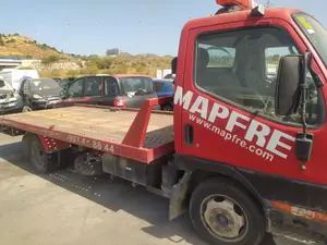 Foto de LUNA DELANTERA DERECHA MITSUBISHI CANTER 3.0 Diesel (125 CV / 92 KW)