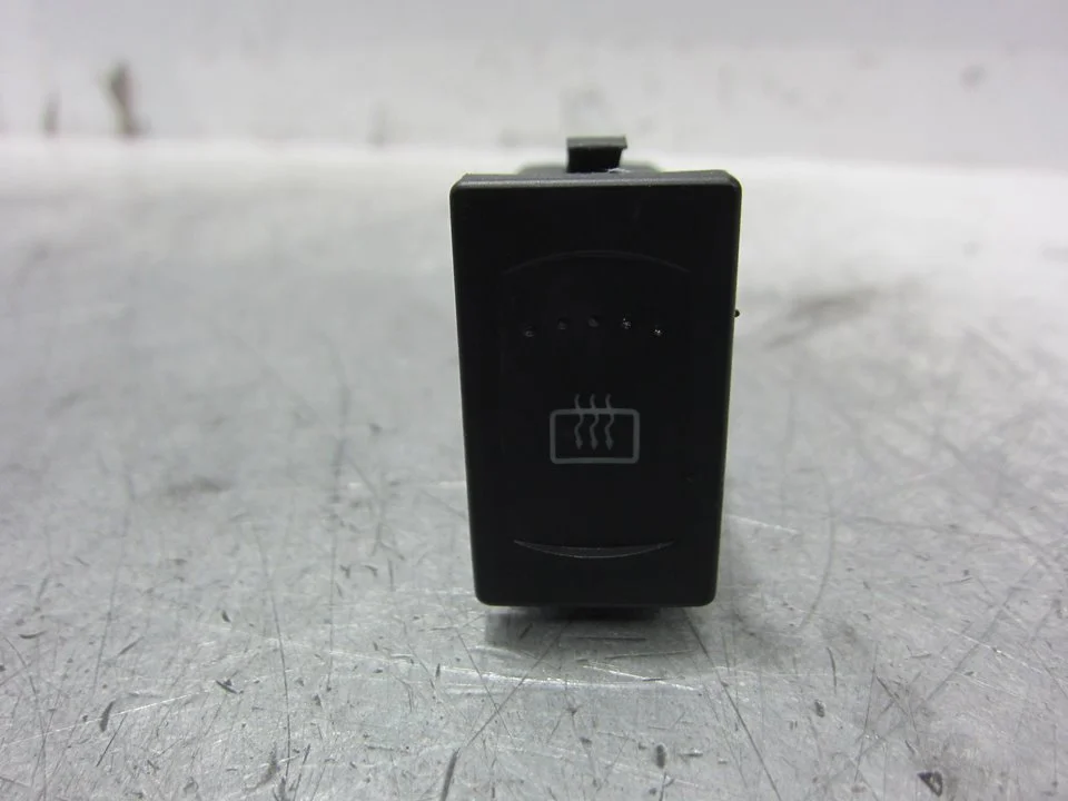 Foto de INTERRUPTOR VOLKSWAGEN PASSAT BERLINA (3B2) 1.9 TDI (116 CV / 85 KW) referencia 3B0959621B
