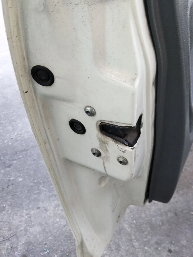 Foto de CERRADURA PUERTA DELANTERA IZQUIERDA SEAT IBIZA (6K1) 1.9 TDI (90 CV / 66 KW) referencia 6K4837015D