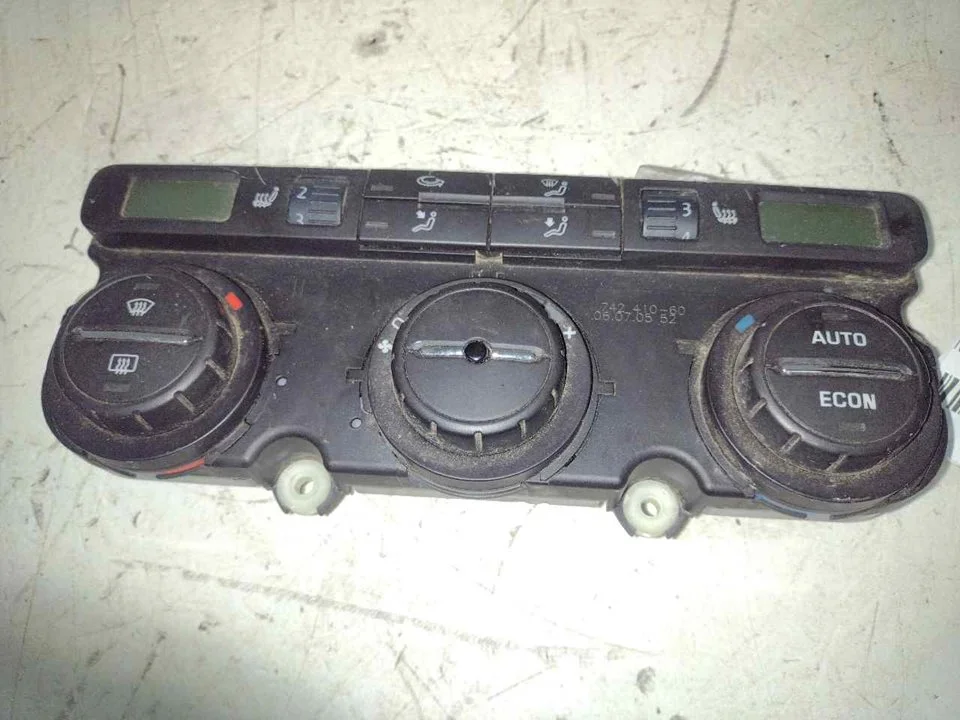 Foto de MANDO CALEFACCION / AIRE ACONDICIONADO SKODA OCTAVIA BERLINA (1Z3) 2.0 TDI DPF (140 CV / 103 KW) referencia 742410