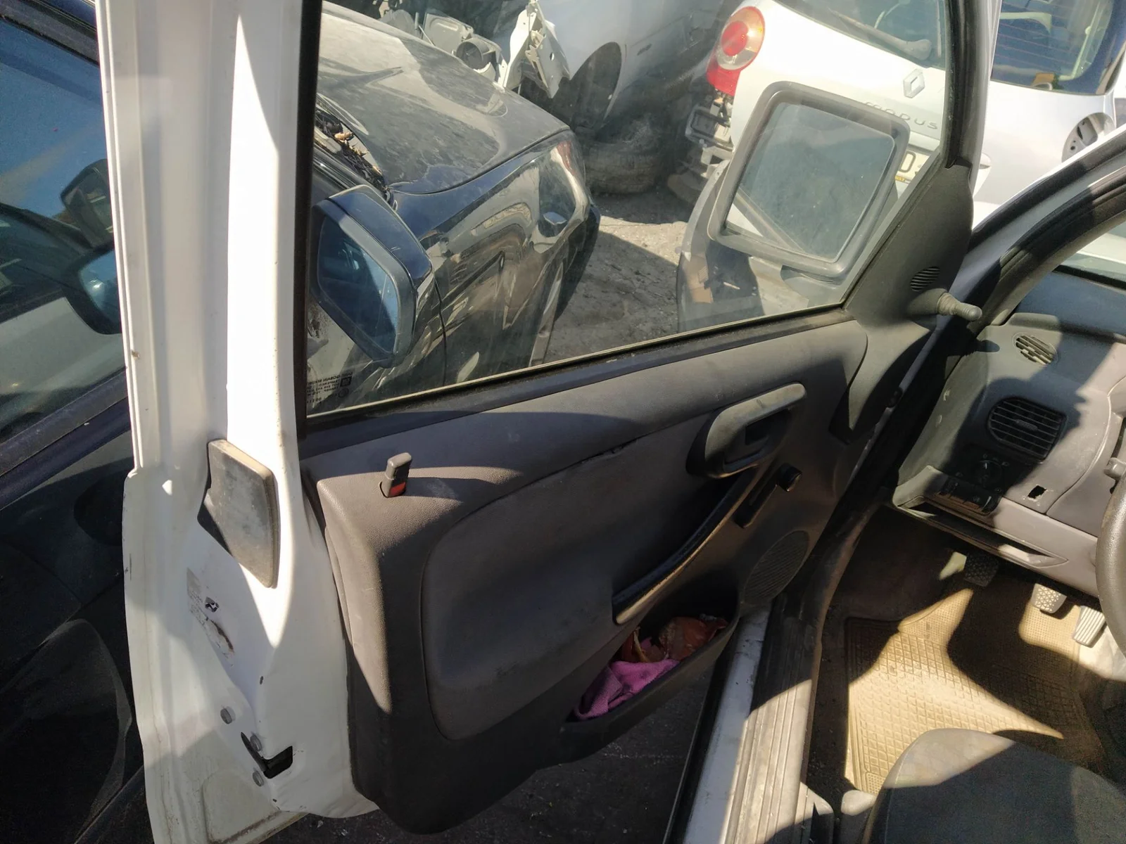 Foto de MANETA INTERIOR DELANTERA IZQUIERDA OPEL COMBO (CORSA C) 1.3 16V CDTI CAT (Z 13 DT / LN9) (69 CV / 51 KW)