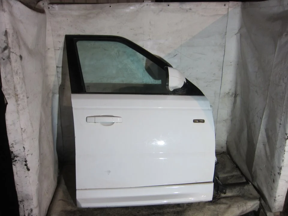 Foto de PUERTA DELANTERA DERECHA LAND ROVER RANGE ROVER SPORT 2.7 Td V6 CAT (190 CV / 140 KW) referencia LR016464