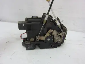 Foto de CERRADURA PUERTA TRASERA DERECHA AUDI A6 BERLINA (4B2) 2.5 V6 24V TDI (150 CV / 110 KW) referencia 4B0839016B foto 3
