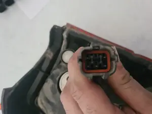 Foto de PILOTO TRASERO IZQUIERDO KIA JOICE referencia 10402EM foto 2