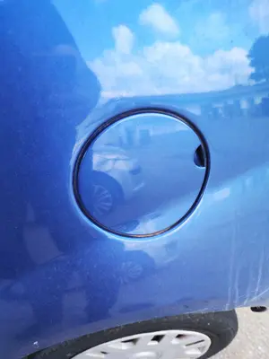 Foto de TAPA EXTERIOR COMBUSTIBLE CITROEN C2 1.1  (60 CV / 44 KW)