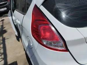 Foto de PILOTO TRASERO IZQUIERDO FORD FIESTA (CNN) 1.5 TDCi CAT (75 CV / 55 KW) referencia 1090041