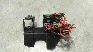 Foto de CAJA RELES / FUSIBLES AUDI A4 AVANT (8E) 1.9 TDI (116 CV / 85 KW) referencia 8E1937503 foto 3