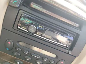 Foto de SISTEMA AUDIO / RADIO CD MG ROVER ROVER 75 (RJ) 2.0 16V CDT (116 CV / 85 KW)