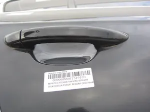 Foto de MANETA EXTERIOR TRASERA DERECHA VOLKSWAGEN PASSAT BERLINA (3C2) 2.0 TDI (140 CV / 103 KW) foto 2