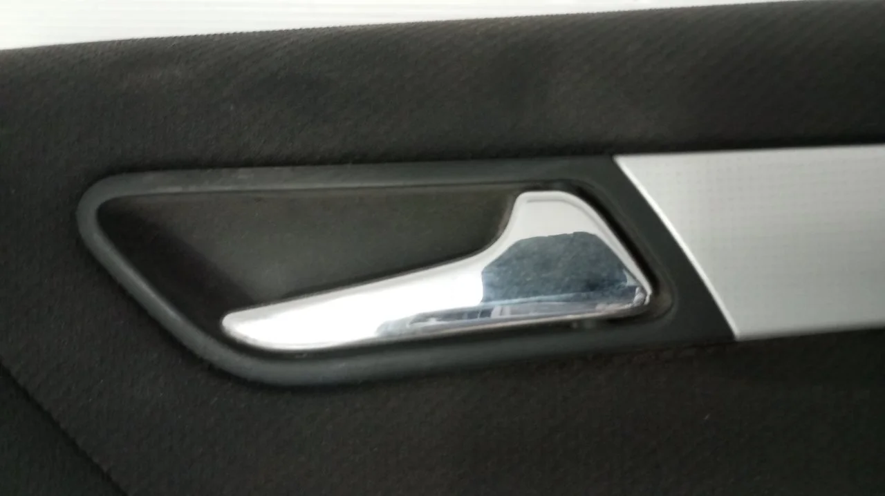 Foto de MANETA INTERIOR TRASERA DERECHA MERCEDES-BENZ CLASE A (BM 169) 2.0 CDI CAT (140 CV / 103 KW) referencia A1697601061