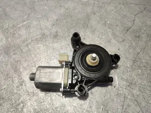 Foto de MOTOR ELEVALUNAS DELANTERO IZQUIERDO PORSCHE MACAN (95BA) referencia E850202101 foto 3