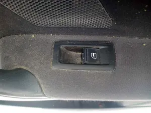 Foto de NO IDENTIFICADO VOLKSWAGEN TOURAN (1T2) 1.9 TDI (105 CV / 77 KW) foto 2