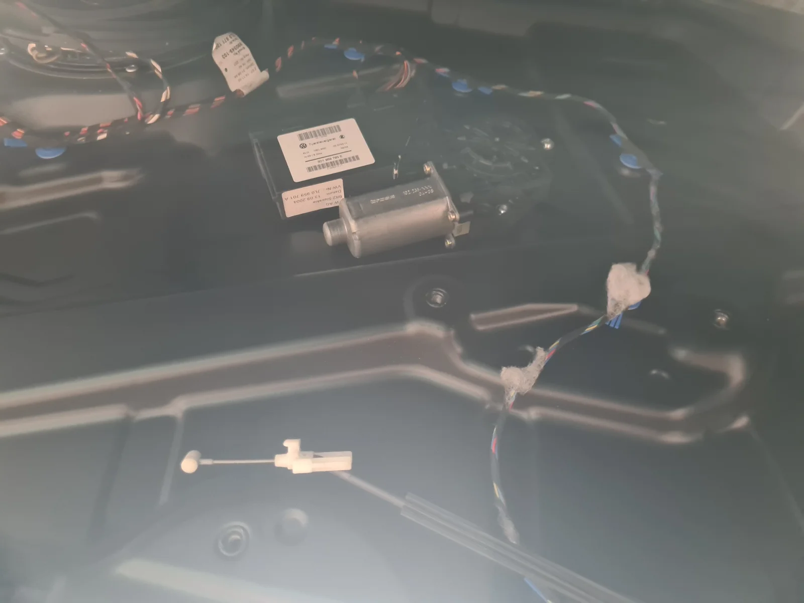 Foto de ELEVALUNAS DELANTERO IZQUIERDO PORSCHE CAYENNE (TIPO 9PA) 3.2 V6 CAT (250 CV / 184 KW)