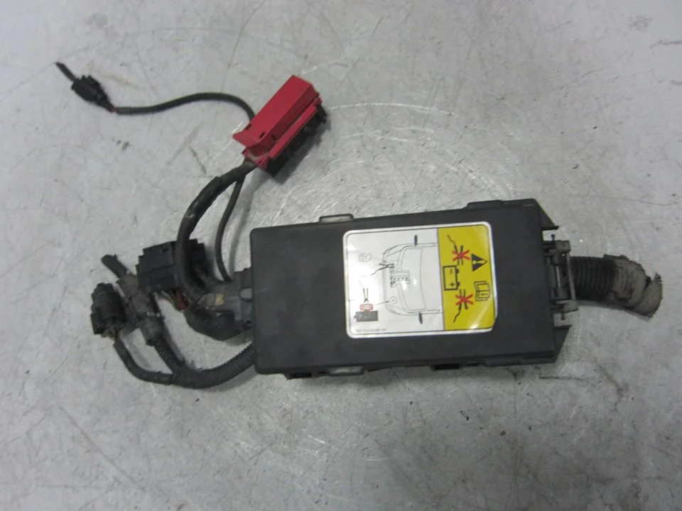 Foto de CAJA RELES / FUSIBLES FORD TRANSIT FURGÓN MEDIO (FY) 2.4 TDE CAT (90 CV / 66 KW) referencia YC1T14A090AA
