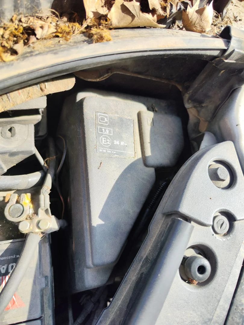 Foto de CAJA PRECALENTAMIENTO RENAULT SCENIC II (JM) 1.9 dCi Diesel (120 CV / 88 KW)