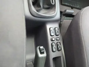 Foto de MANDO ELEVALUNAS TRASERO IZQUIERDO MERCEDES-BENZ CLASE A (BM 168) 1.6 CAT (102 CV / 75 KW)