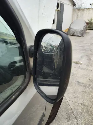 Foto de RETROVISOR DERECHO FIAT I DOBLÒ (119) 1.9 JTD CAT (105 CV / 77 KW) foto 2