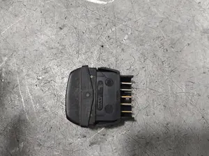 Foto de MANDO ELEVALUNAS DELANTERO DERECHO CITROEN XSARA BERLINA 2.0 HDi CAT (RHY / DW10TD) (90 CV / 66 KW) referencia 22681 foto 2