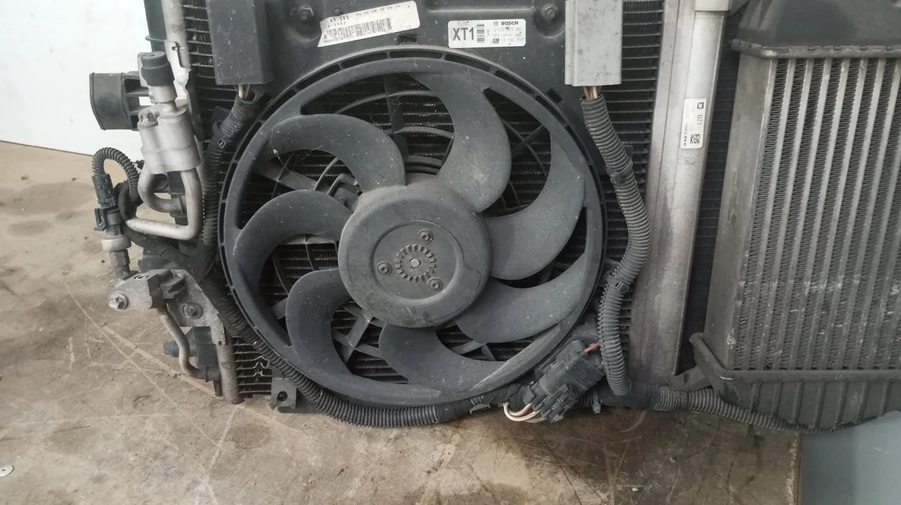 Foto de ELECTROVENTILADOR RADIADOR AIRE ACONDICIONADO OPEL ASTRA H GTC 1.7 16V CDTI (110 CV / 81 KW) referencia 0130303960