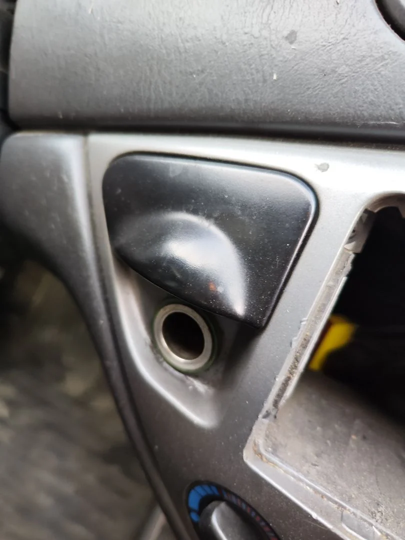 Foto de CENICERO FORD FOCUS FAMILIAR (CAK) 1.8 TDCi Turbodiesel CAT (116 CV / 85 KW)