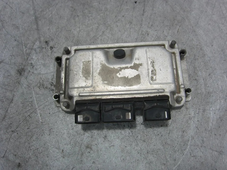 Foto de CENTRALITA MOTOR UCE PEUGEOT 206 CC CABRIO-COUPÉ 1.6 16V CAT (109 CV / 80 KW) referencia 9647481580