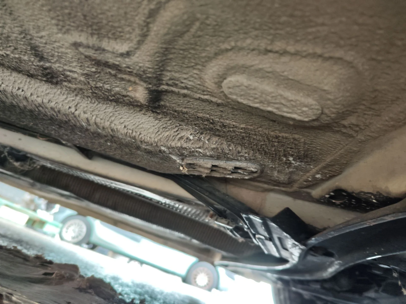 Foto de TUBO ESCAPE TRASERO FORD FOCUS BERLINA (CAP) 1.6 TDCi CAT (90 CV / 66 KW)