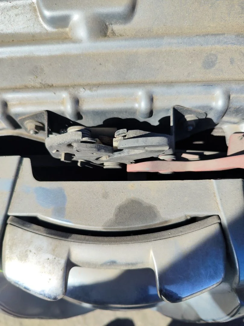 Foto de CERRADURA CAPO ALFA ROMEO 147 (190) 1.9 JTD CAT (110 CV / 81 KW)
