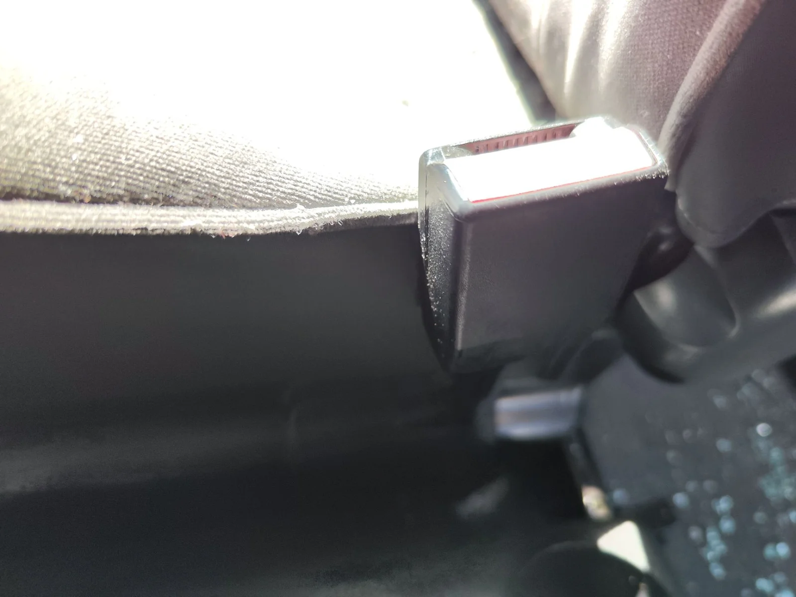 Foto de ENGANCHE CINTURON DELANTERO DERECHO CITROEN BERLINGO 2.0 HDi CAT (RHY / DW10TD) (90 CV / 66 KW)