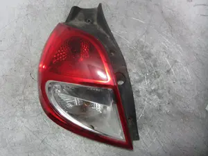 Foto de PILOTO TRASERO IZQUIERDO RENAULT CLIO III 1.2  (75 CV / 55 KW) referencia 8200886944