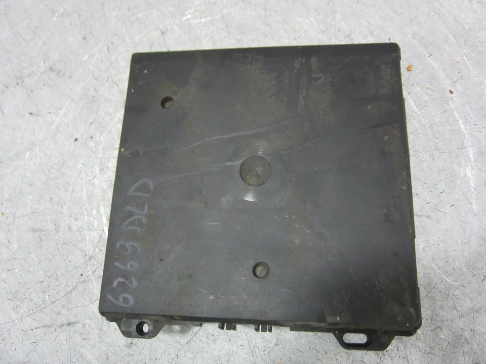 Foto de CAJA RELES / FUSIBLES SEAT IBIZA (6L1) 1.9 SDI (64 CV / 47 KW) referencia 6Q1937049D