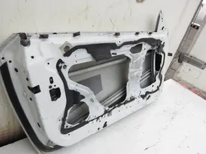 Foto de PUERTA DELANTERA IZQUIERDA BMW SERIE 1 BERLINA (E81/E87) 2.0 16V Diesel CAT (116 CV / 85 KW) foto 8