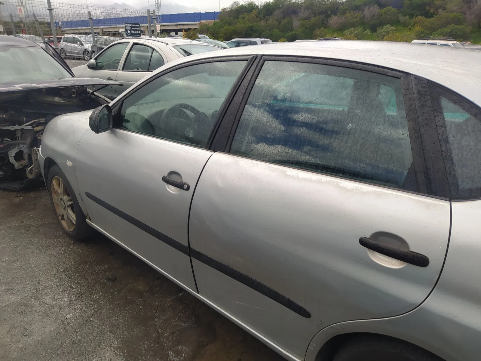 Foto de MANETA EXTERIOR DELANTERA IZQUIERDA SEAT CORDOBA BERLINA (6L2) 1.4 16V (101 CV / 74 KW) referencia 3B0837207F FKZ