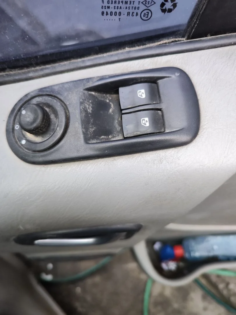 Foto de MANDO RETROVISOR OPEL VIVARO FURGÓN/COMBI 2.0 16V CDTI (114 CV / 84 KW)