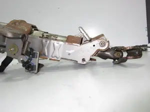Foto de COLUMNA DIRECCION NISSAN PRIMERA BERLINA (P12) 1.9 16V Turbodiesel CAT (120 CV / 88 KW) foto 2