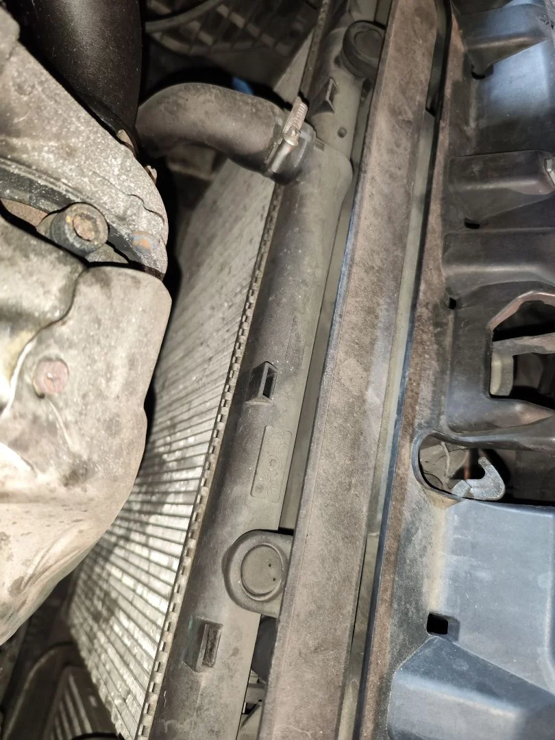 Foto de CONDENSADOR / RADIADOR AIRE ACONDICIONADO PEUGEOT 308 SW 1.6 HDi FAP CAT (9HZ / DV6TED4) (109 CV / 80 KW) referencia 6455GH
