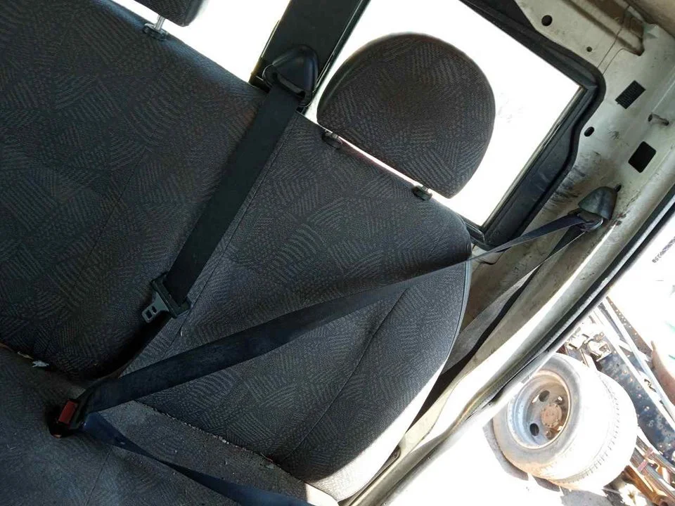 Foto de CINTURON SEGURIDAD TRASERO IZQUIERDO FORD TRANSIT CAJA ABIERTA (FY) 2.4 TDE CAT (125 CV / 92 KW)