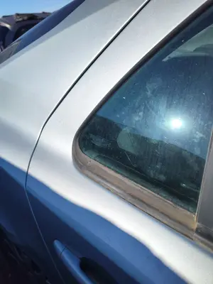 Foto de LUNA CUSTODIA TRASERA DERECHA RENAULT LAGUNA II (BG0) 1.8 CAT (120 CV / 88 KW)