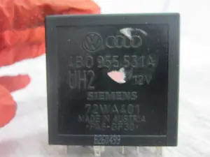 Foto de RELE VOLKSWAGEN GOLF IV BERLINA (1J1)(10.1997) 1.6 (101 CV / 74 KW) referencia 4B0955531A foto 2