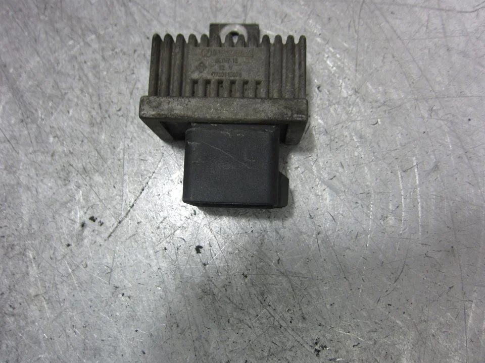 Foto de CAJA PRECALENTAMIENTO MITSUBISHI SPACE STAR (DG0) 1.9 DI-D CAT (102 CV / 75 KW) referencia 7700115678
